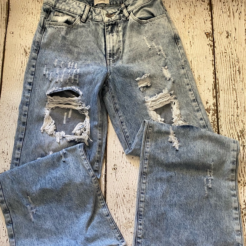 ripped acid wash wide leg boot cut jeans size 26
